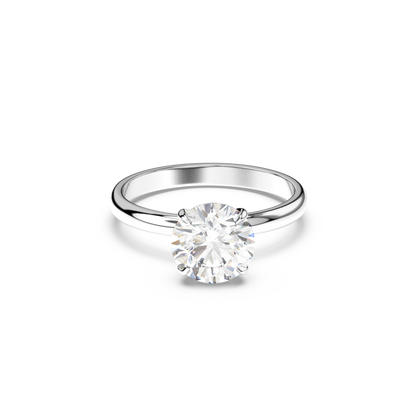 Round lab diamond solitaire ring featuring an IGI certified diamond